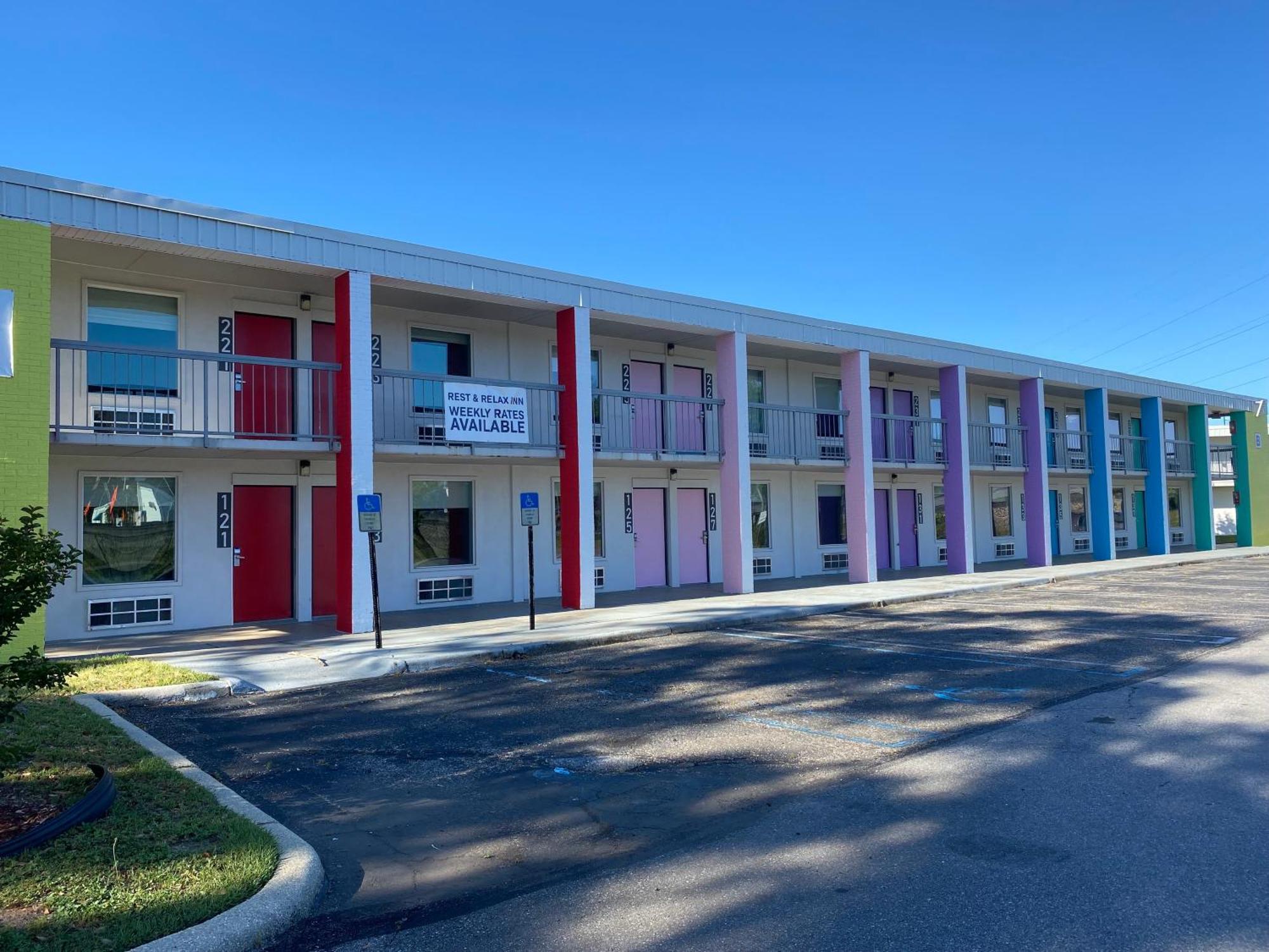 Rest And Relax Inn Pensacola Exterior photo