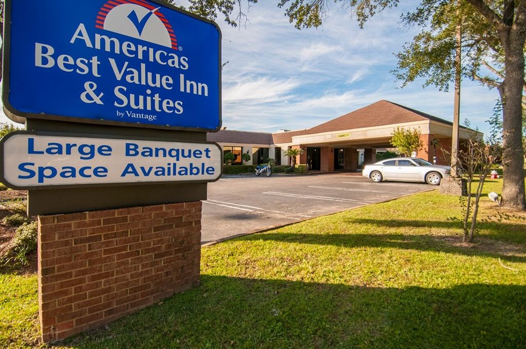 Rest And Relax Inn Pensacola Exterior photo