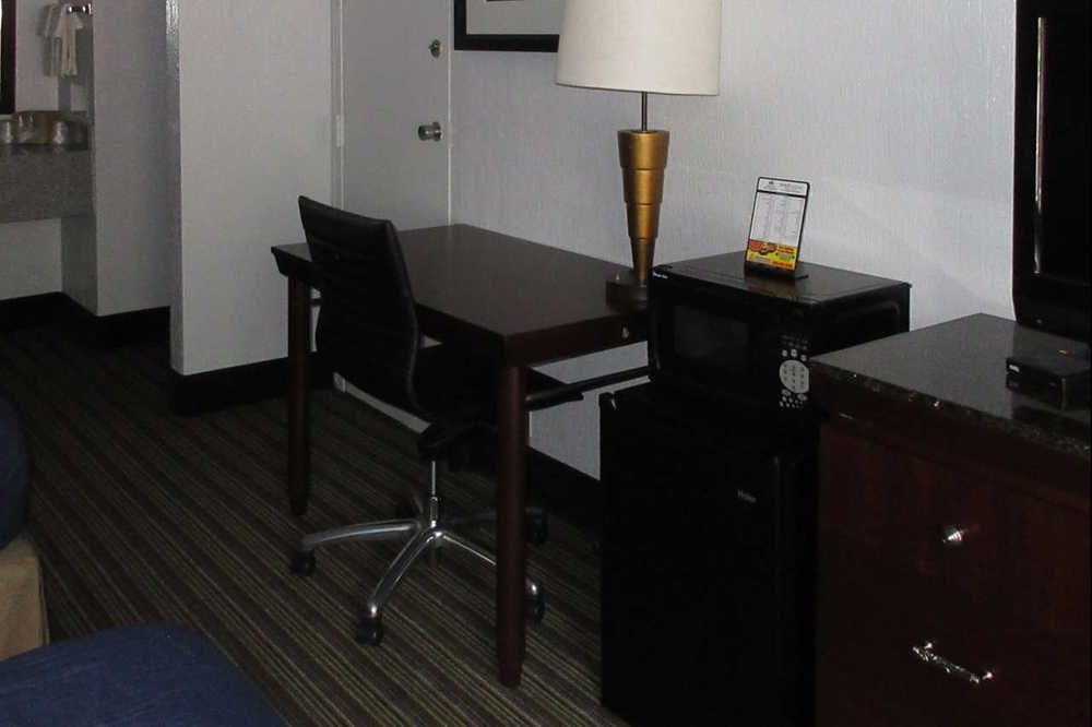 Rest And Relax Inn Pensacola Exterior photo