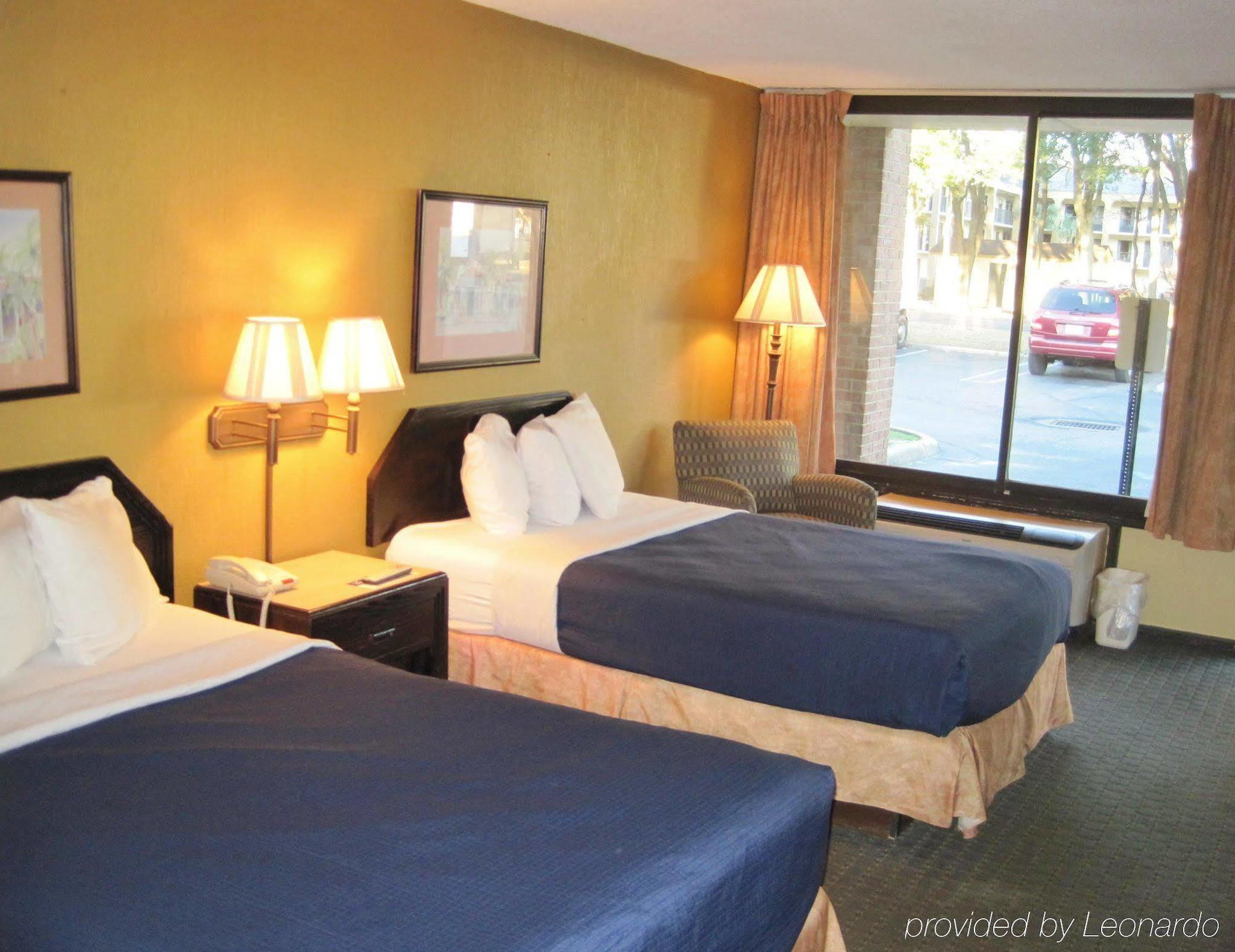 Rest And Relax Inn Pensacola Exterior photo