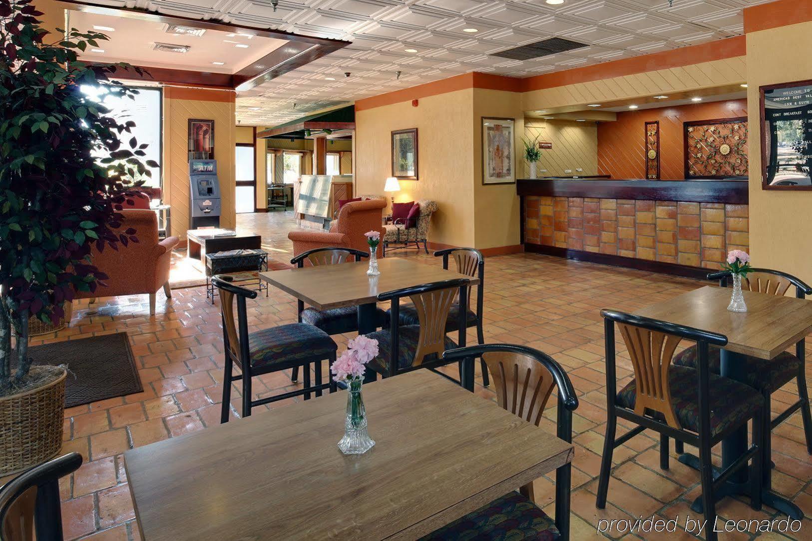 Rest And Relax Inn Pensacola Restaurant photo