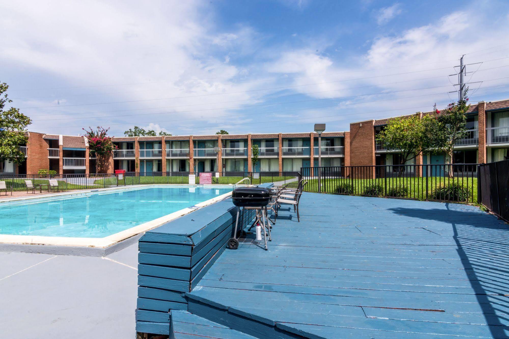 Rest And Relax Inn Pensacola Exterior photo