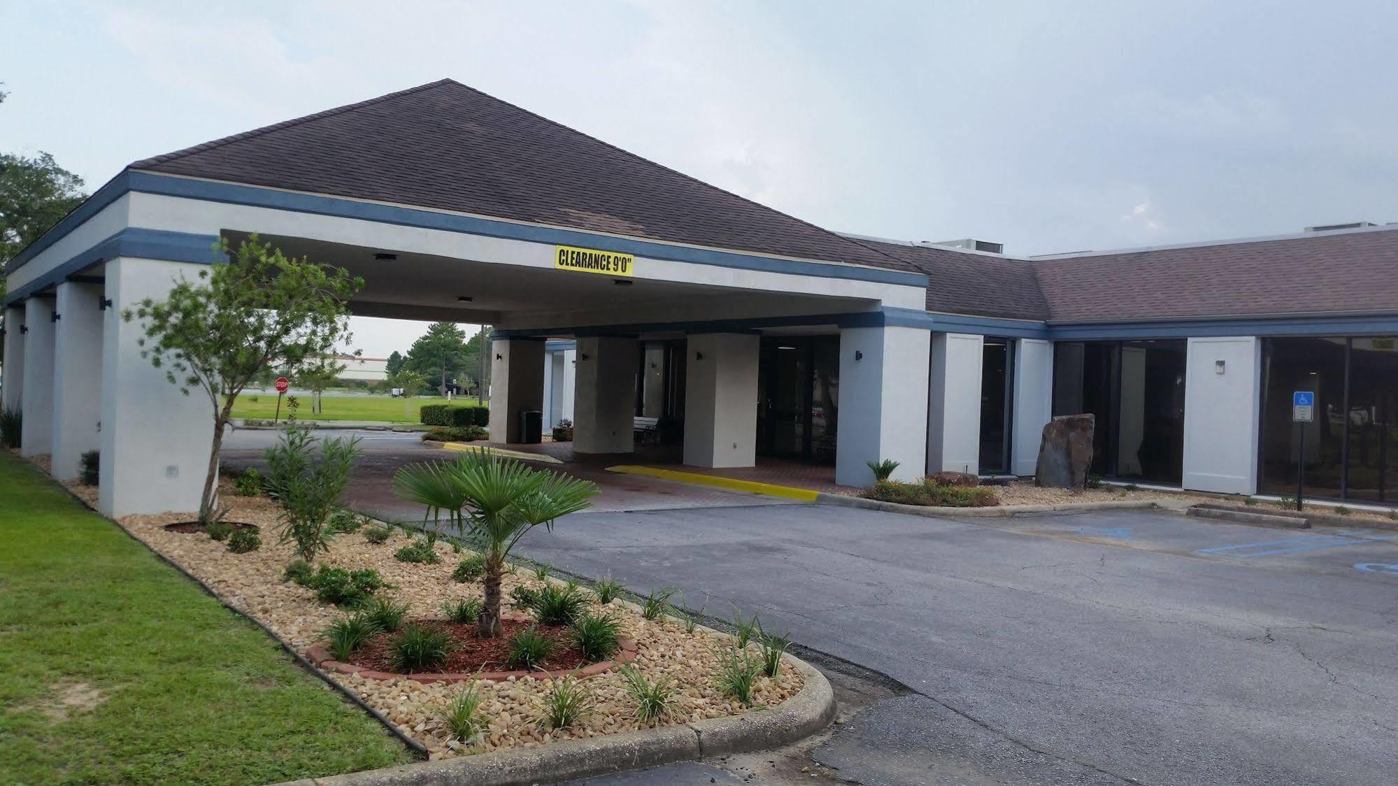 Rest And Relax Inn Pensacola Exterior photo