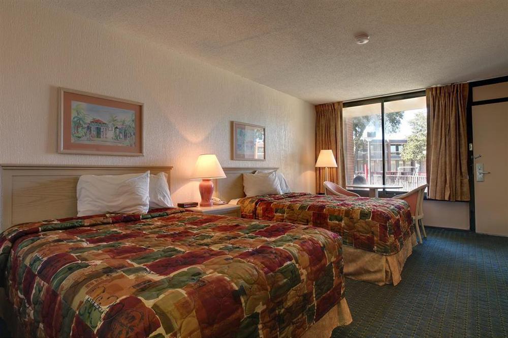 Rest And Relax Inn Pensacola Room photo